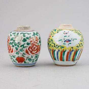 Two famille verte and famille rose tea caddies, Qing dynasty, 18th century.