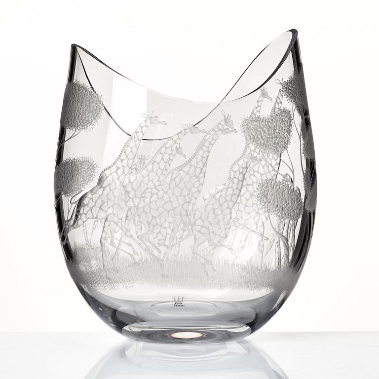 Vicke Lindstrand, an engraved glass vase "Högvilt" (Safari), Kosta, Sweden 1950-60's.