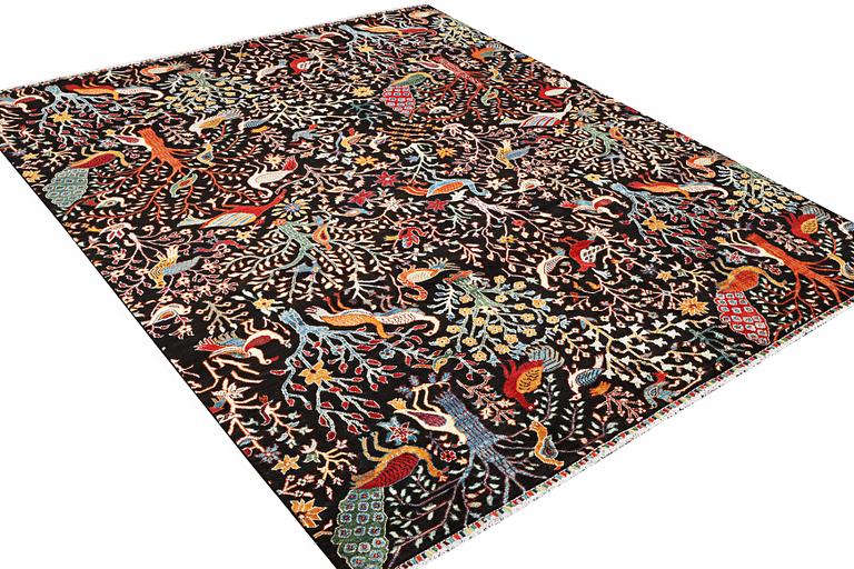 A Khorjin carpet, c. 295 x 248 cm.