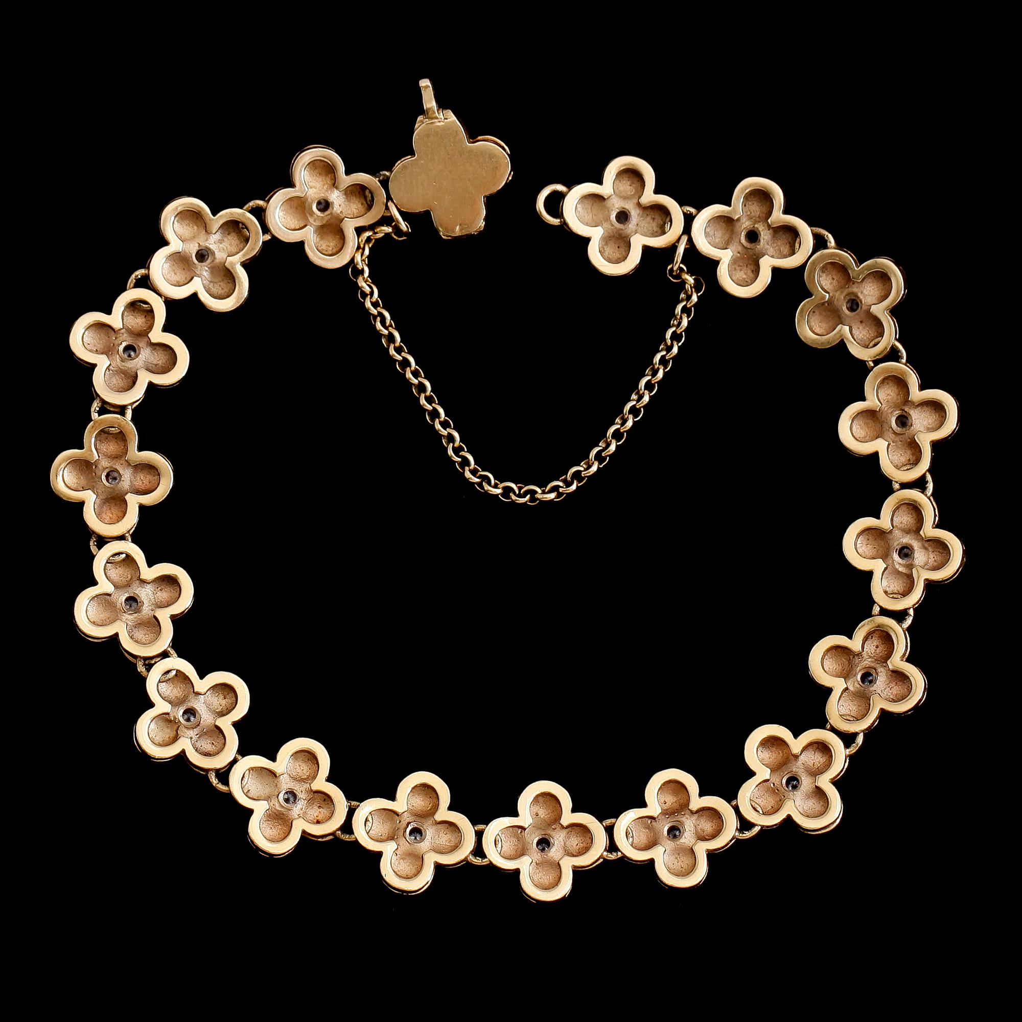 ARMBAND, 18K tvåfärgat guld, RNS, briljantslipade diamanter tot ca 0.50 ct. Vikt ca 27,4 g.