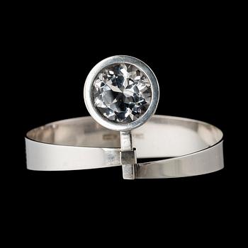 ELIS KAUPPI, armring, silver, fasettslipad bergskristall. Kupittaan Kulta, Åbo 1965.