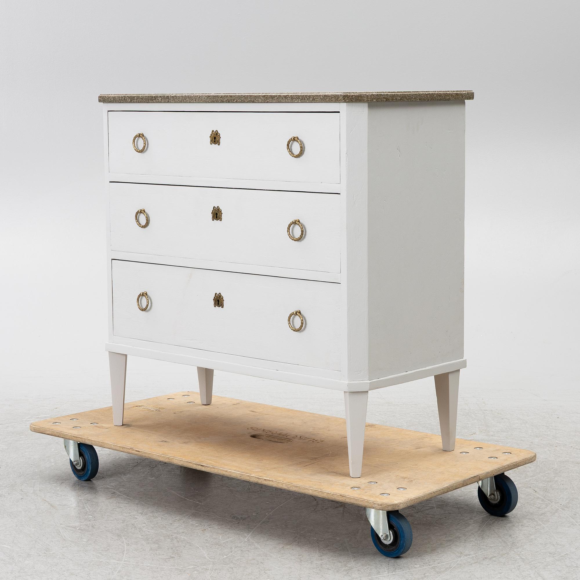 Chest of drawers, second half of the 20th century.