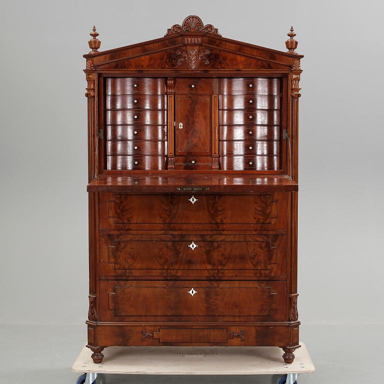 CHIFFONJE, 1800-talets andra hälft.