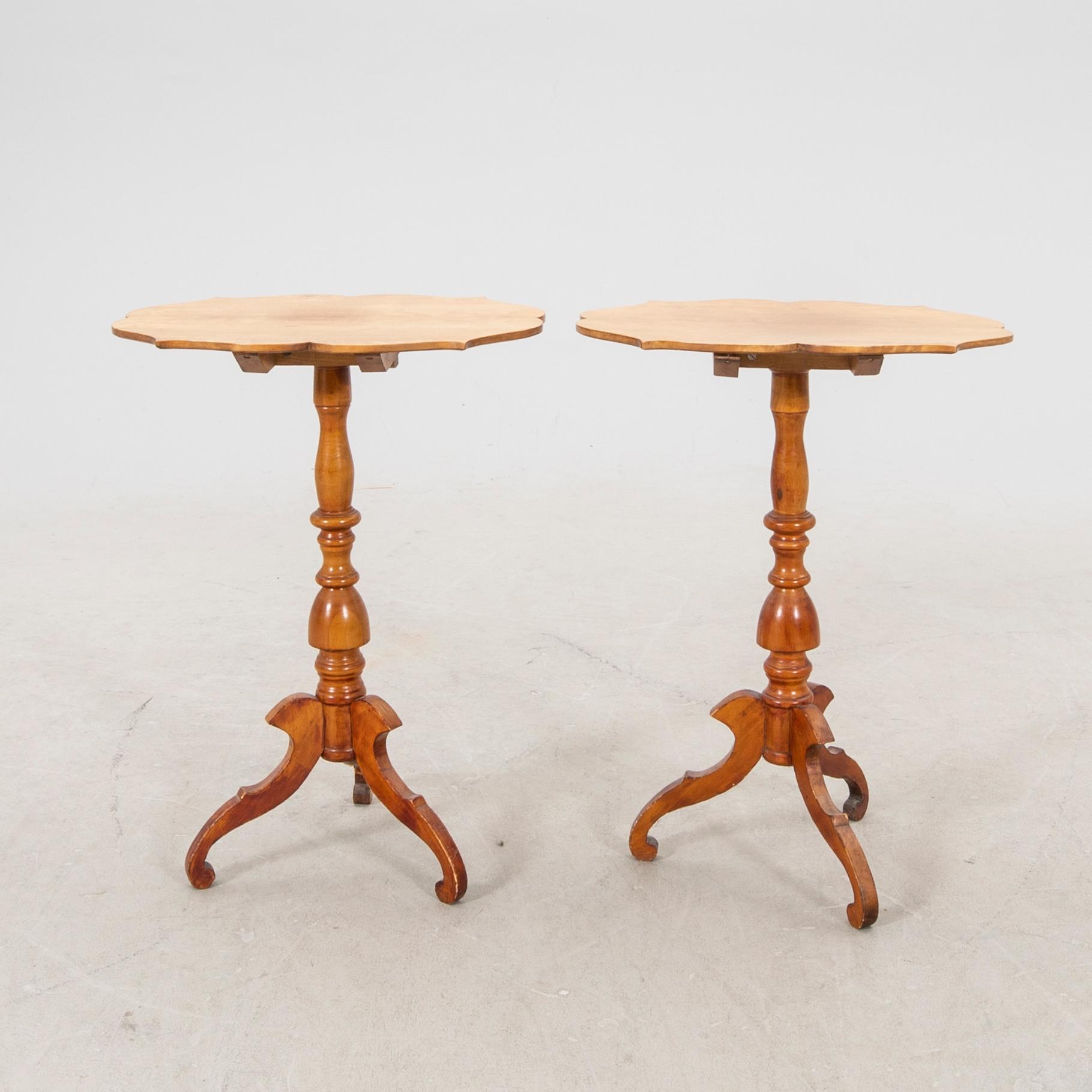 A pair of Swedish drop leafe tables 19th century.