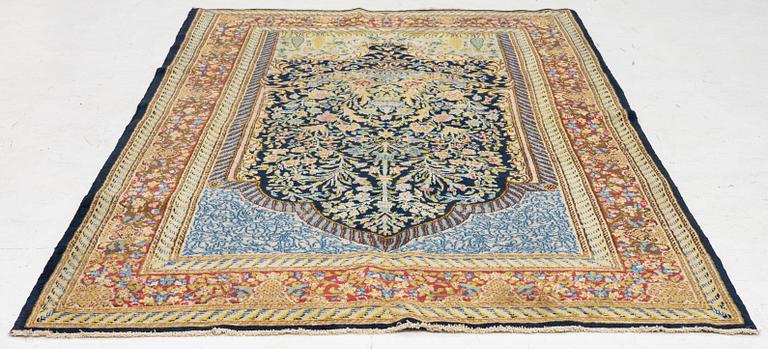 Matta, Kirman, ca 246 x 152 cm.