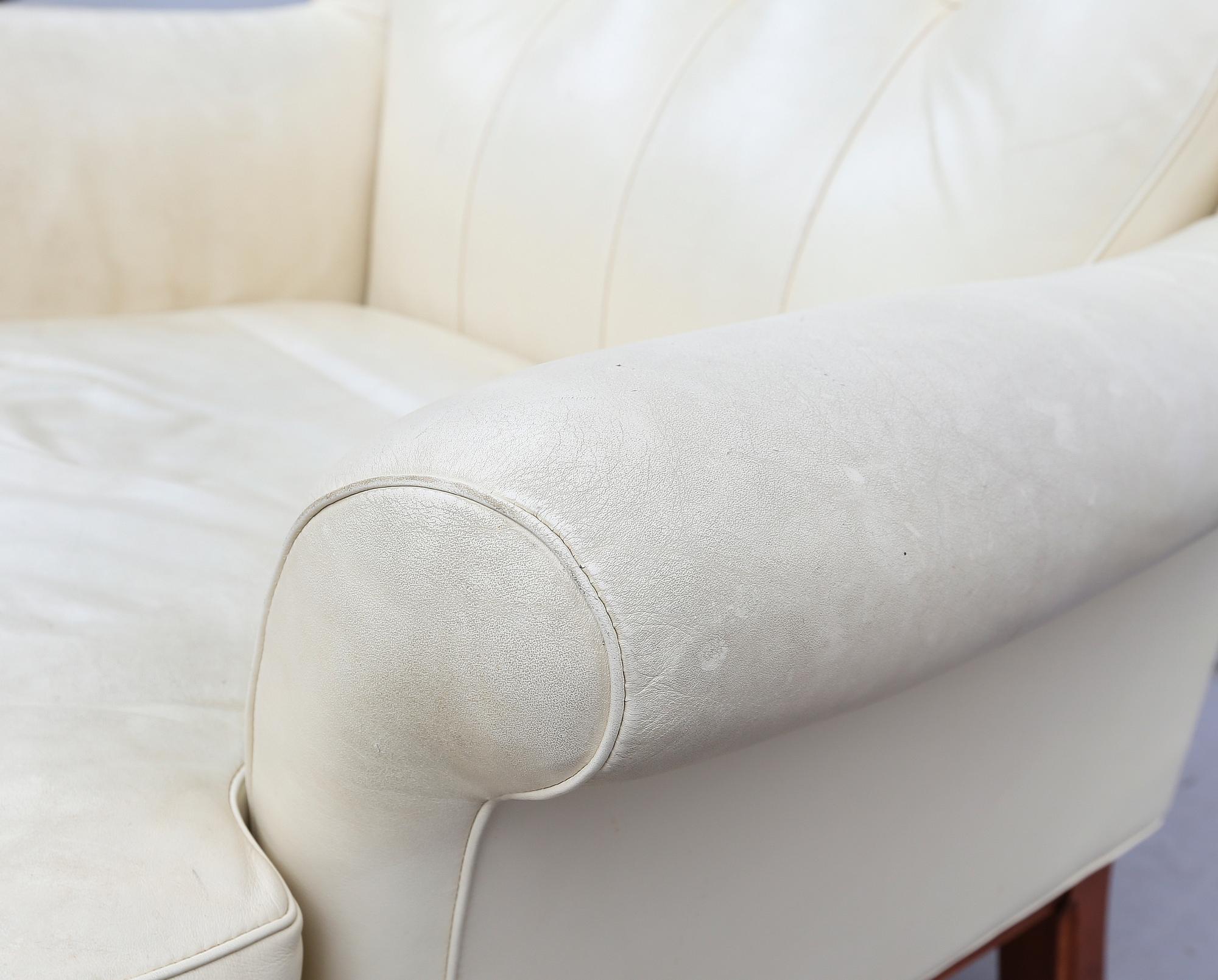 FÅTÖLJ MED FOTPALL, Norells, 1900-talets andra hälft.