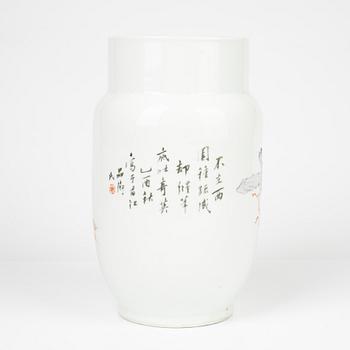 A Chinese porcelain vase, 20th century.
