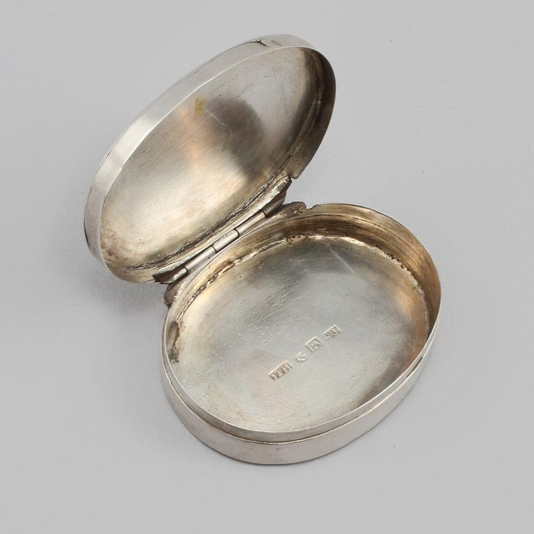 DOSA, silver, Johan Petter Hjulström, Västerås, 1829.  Vikt 29 g.