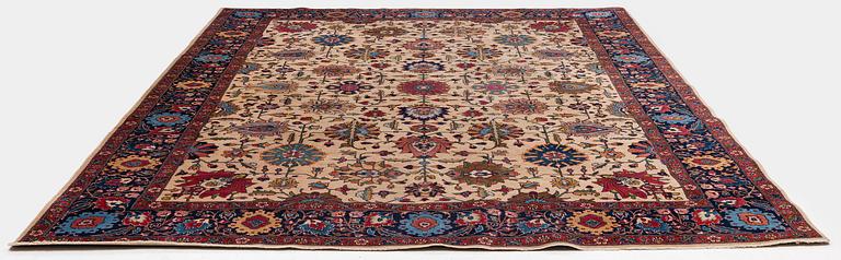 Matta, antik Täbris, Nordvästra Persien, ca 370 x 277 cm.