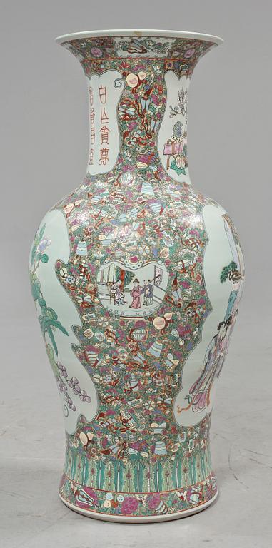 GOLVVAS, porslin, Kina, Kanton, 1900-tal.