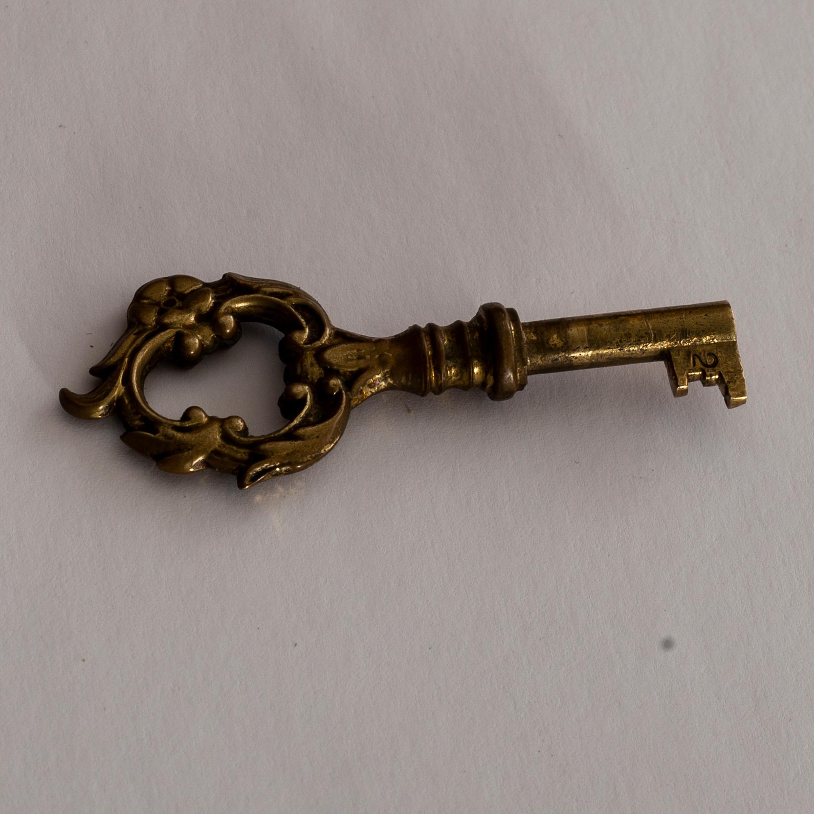 SKÅP 1900-talets mitt.