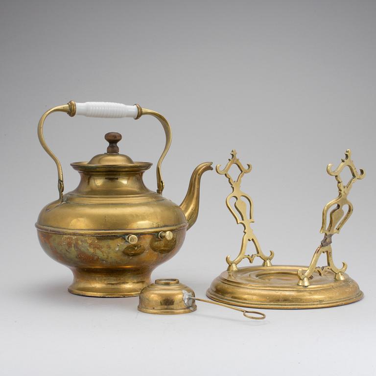 A brass samovar, late 19th century.