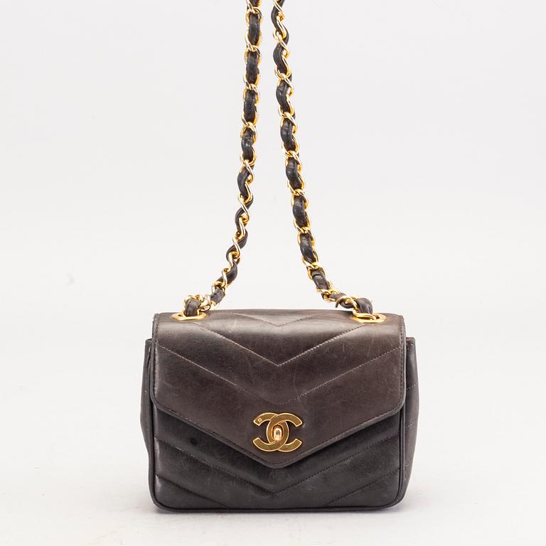 An Chanel bag.