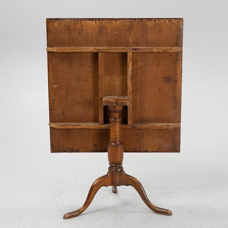 A Swedish alder and birch tilt-top table, early 19th Century.
