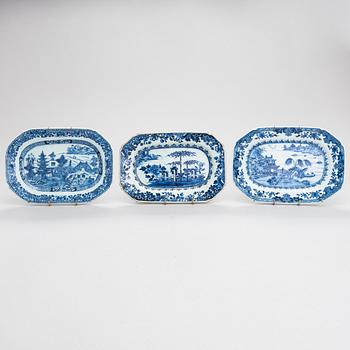 Five Chinese porcelain serving dishes, 18th century.