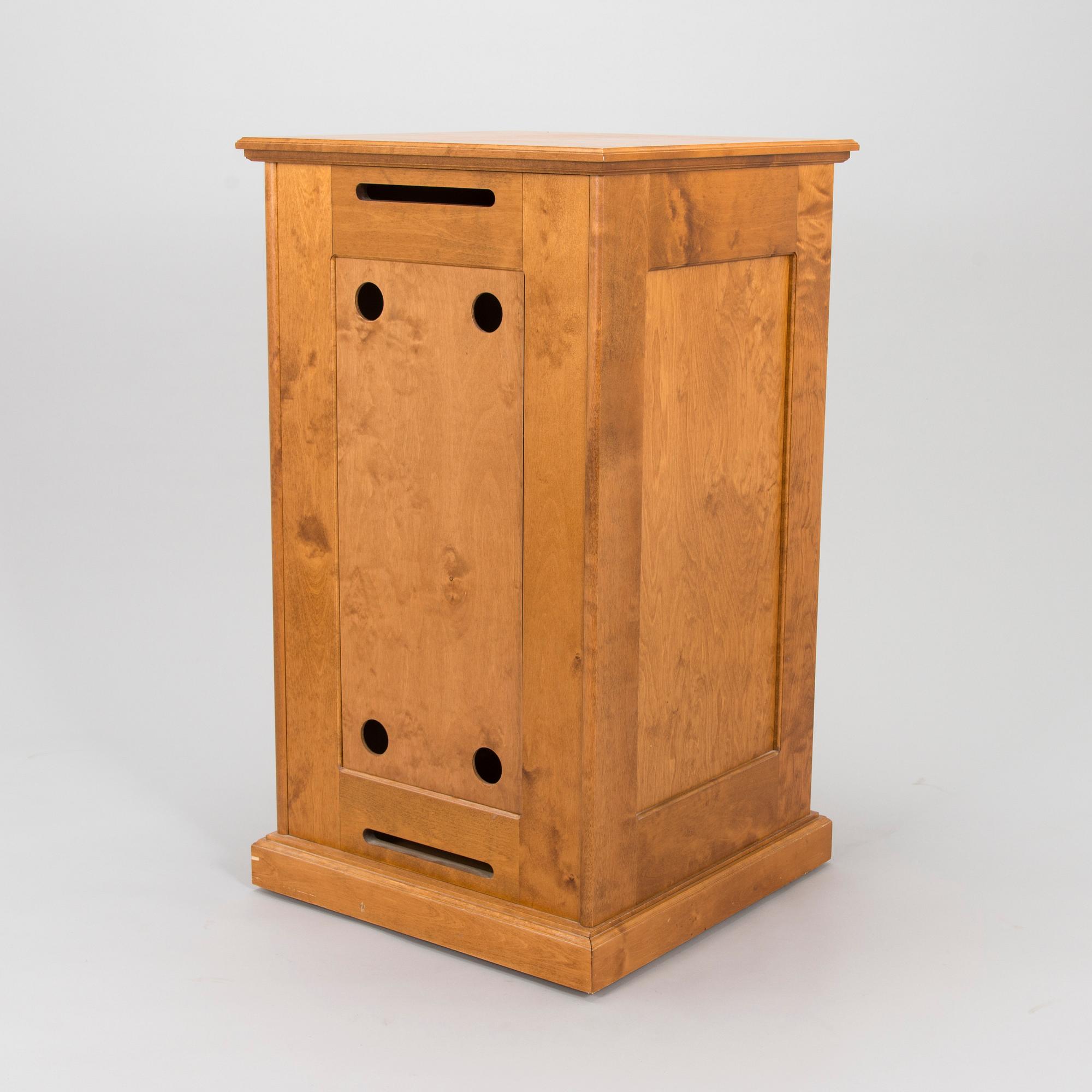 A 21st century jalousie cabinet by Boknäs.