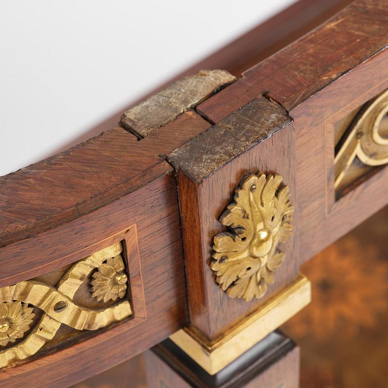 Konsolbord, utfört i Georg Haupts art, omkring år 1900, Gustaviansk stil.