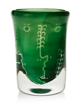 752. An Ingeborg Lundin Ariel glass vase, Orrefors 1970.