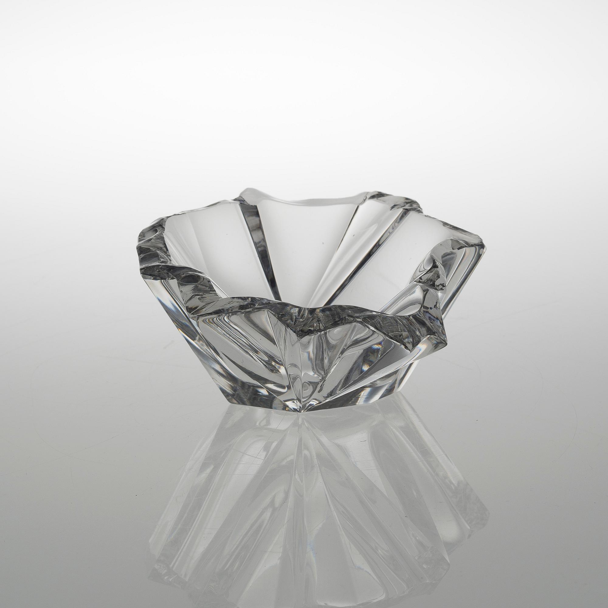 TAPIO WIRKKALA, A BOWL. "Ice cube". Signed Tapio Wirkkala 3847. 1950s.