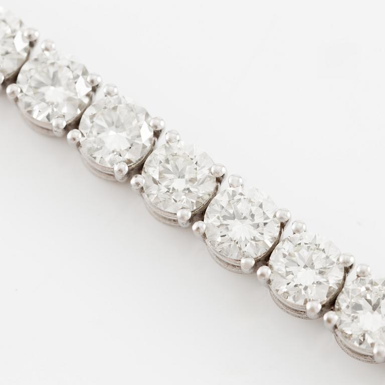 Tennis bracelet, 18K white gold with brilliant-cut diamonds.