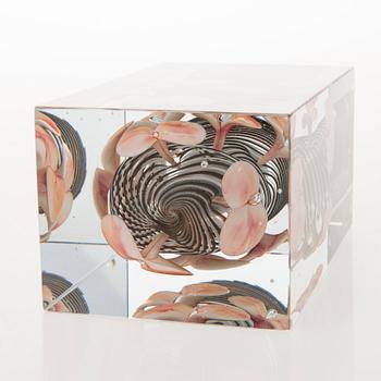 OIVA TOIKKA, JUBILEE CUBE, 'Sakura Hana' signed Oiva Toikka Nuutajärvi Notsjö 2008 numbered 32/200.
