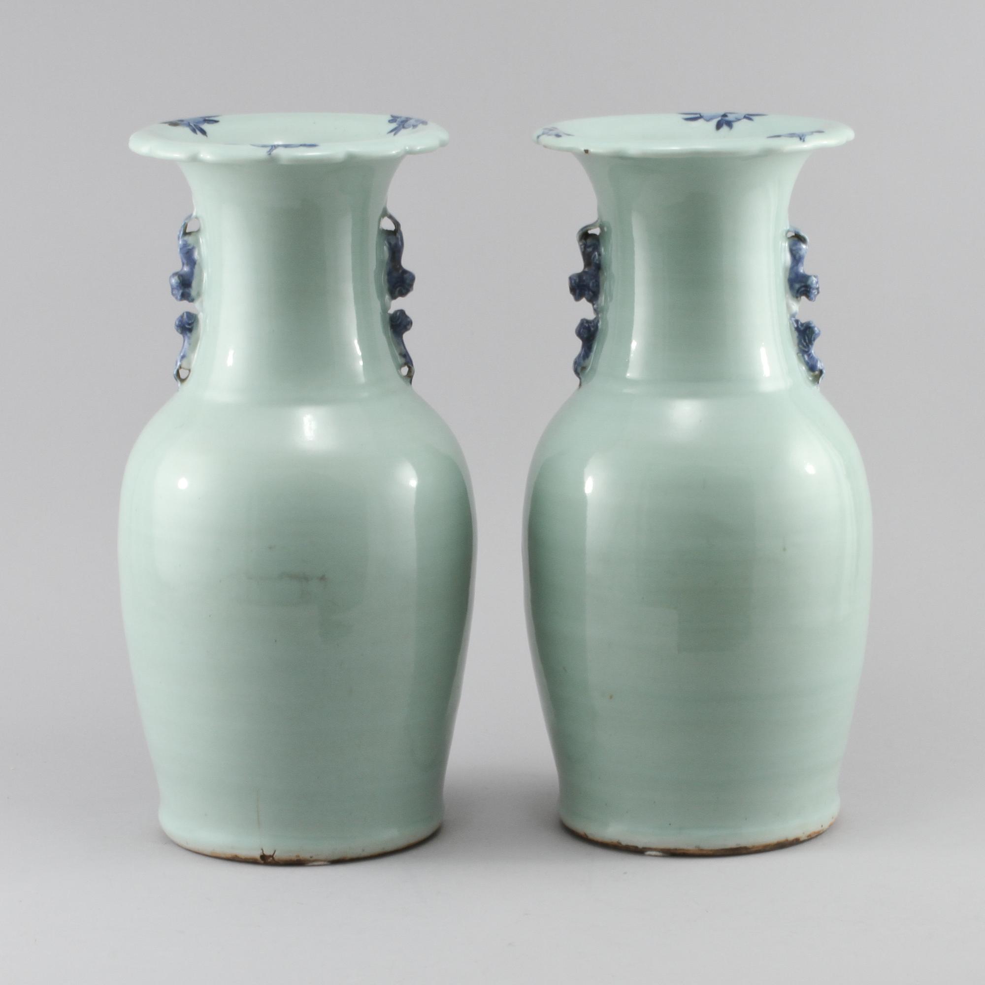 URNOR, ett par, porslin, Kina, 1800-tal.