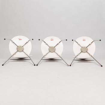 Arne Jacobsen, tuoleja, 3 kpl, "Myran",Fritz Hansen 2008.