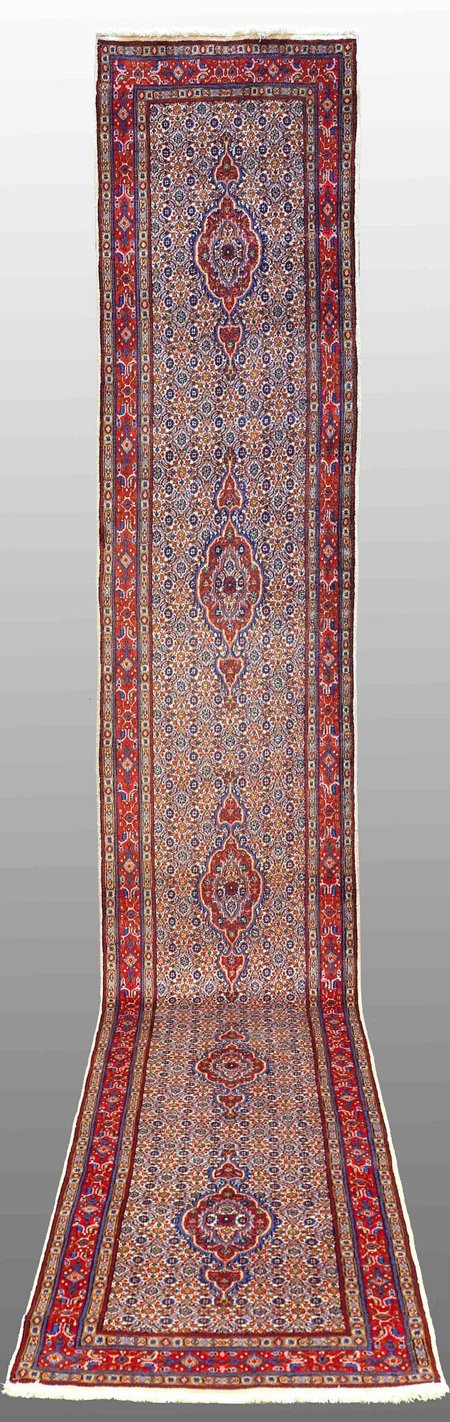 A RUNNER Moud, ca 510 x 77 cm.