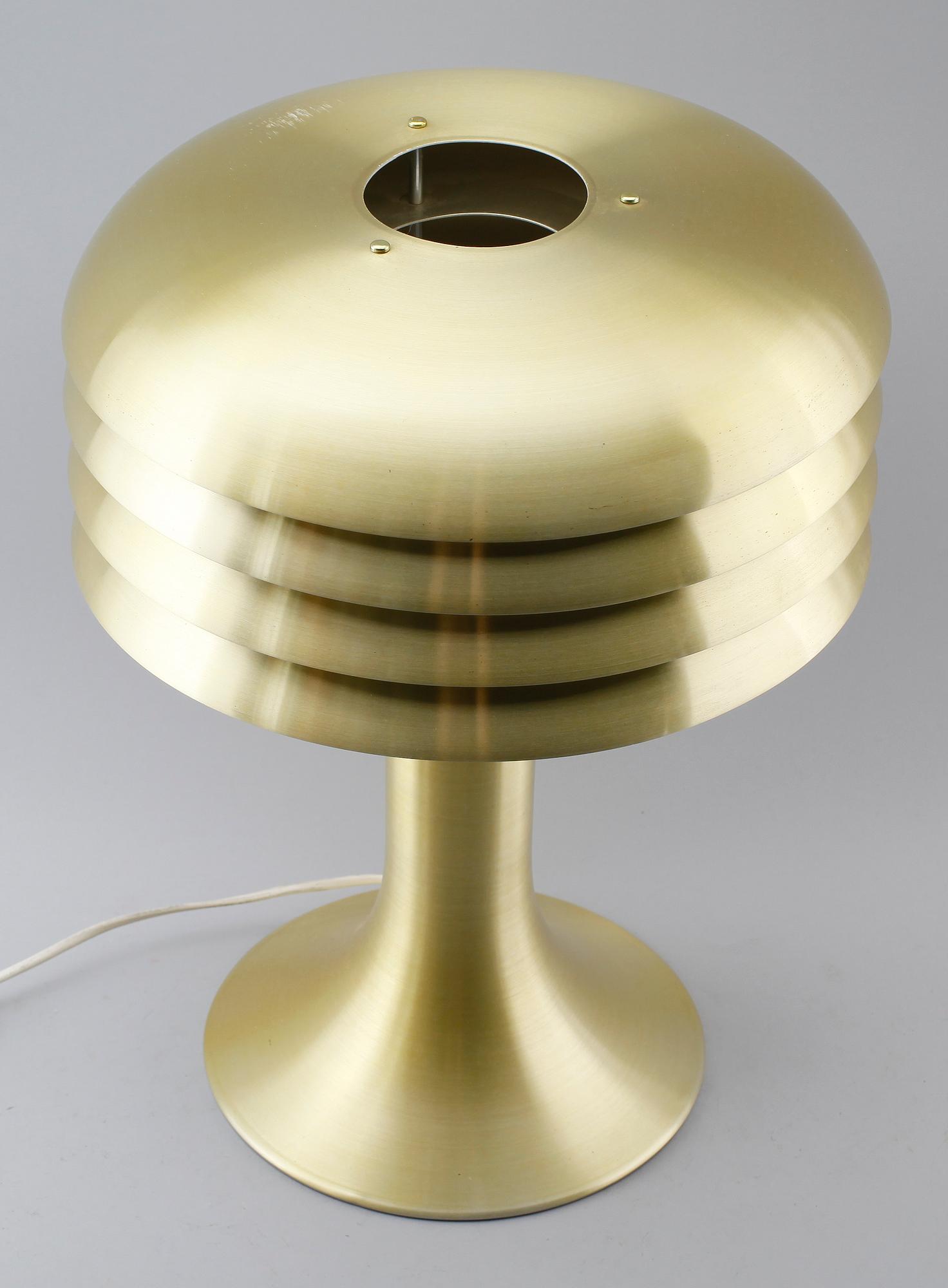 BORDSLAMPA, mässing, Hans-Agne Jakobsson, Markaryrd, 1900-talets andra hälft.