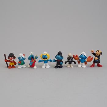 96 1970s/1980s smurf figures.