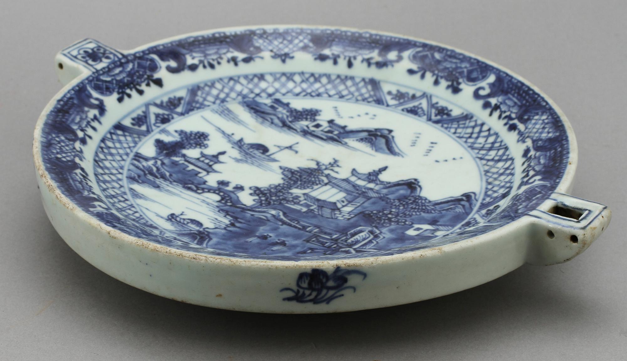 VÄRMEFAT, porslin, Kina, 1700/1800-tal.