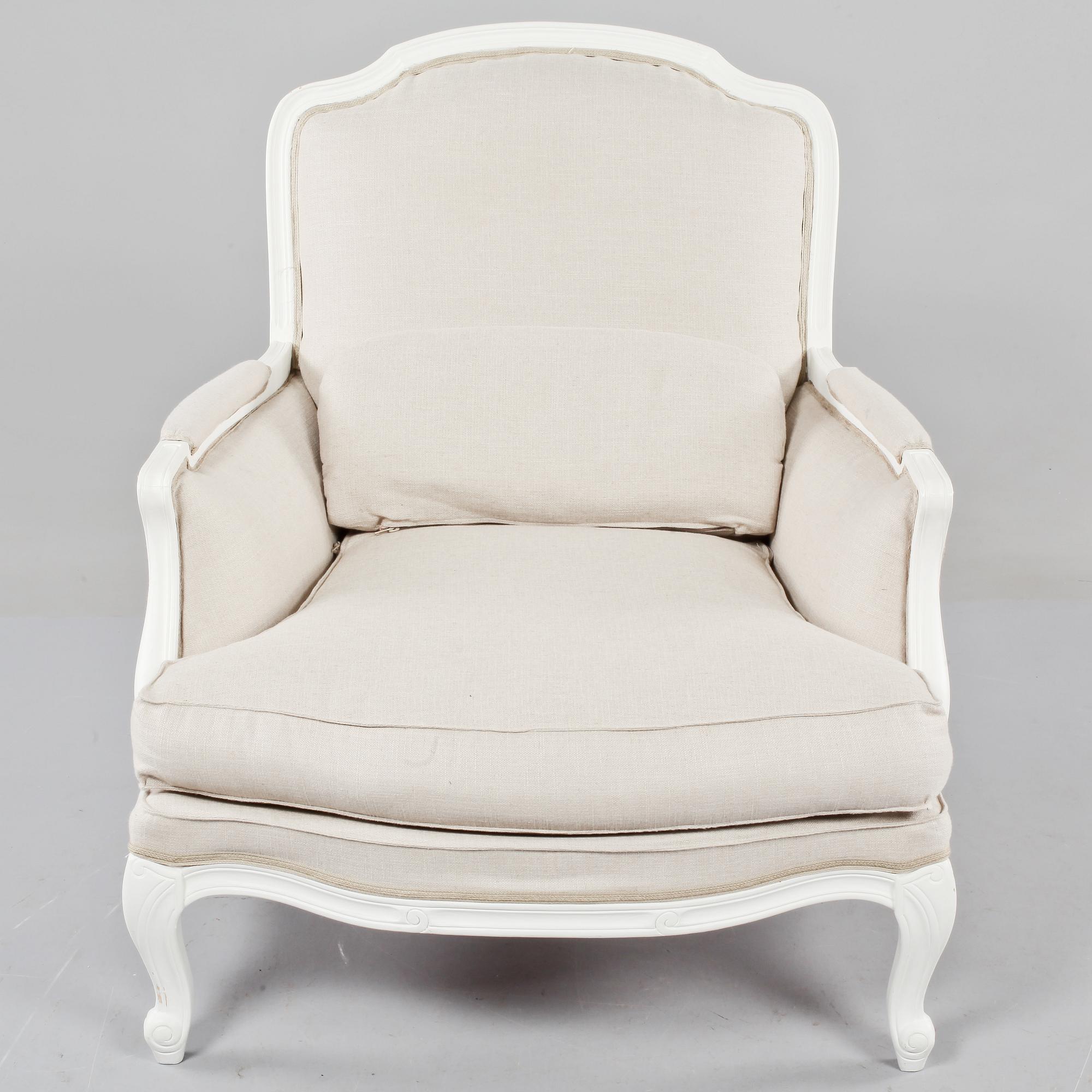 FÅTÖLJ samt FOTPALL, rokokostil, 1900-talets andra hälft.