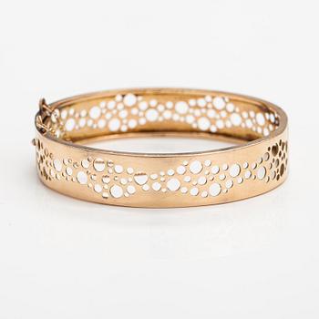 Liisa Vitali, A 14K gold bracelet "Muurahaisenpolku". Aatos Johannes Hauli, Helsinki 1968.