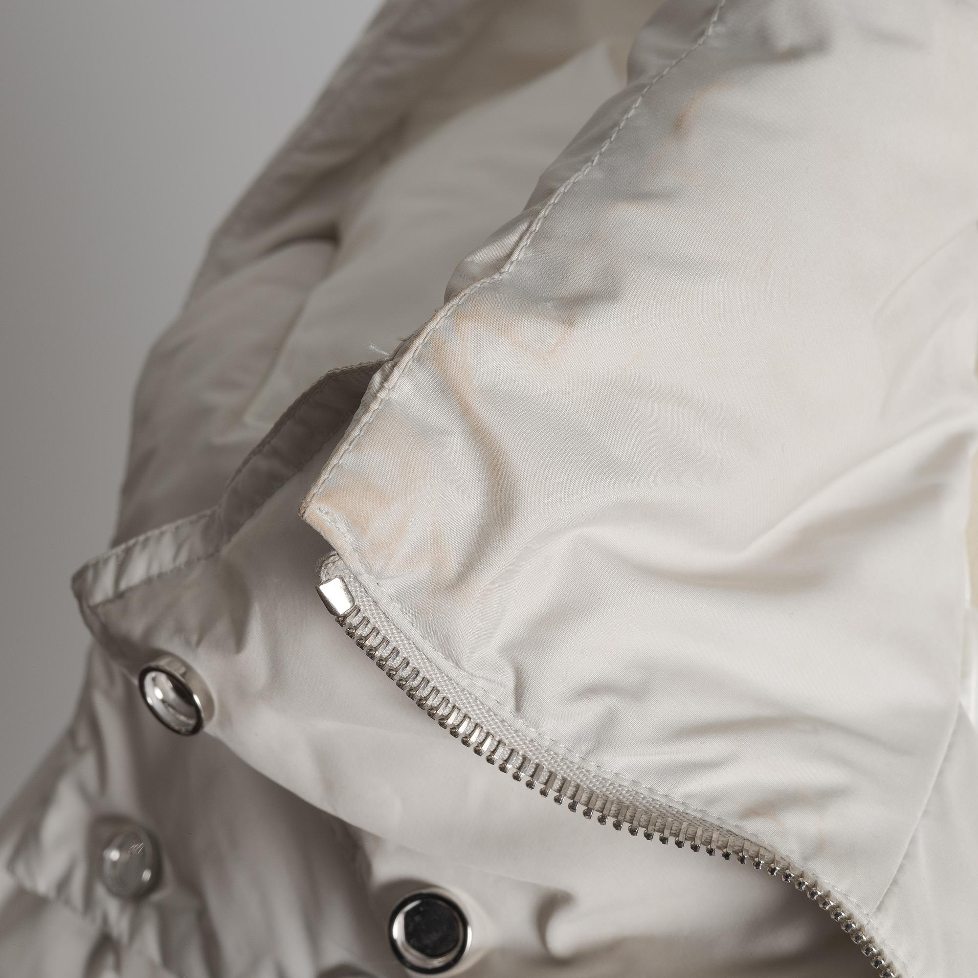 Chanel, down coat, size Fr 40.