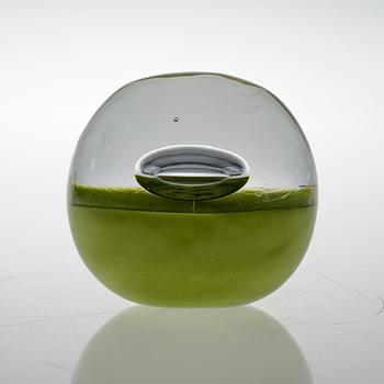 OIVA TOIKKA, A GLASS SCULPTURE. Signed Oiva Toikka Nuutajärvi Notsjö.