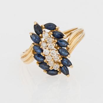 RING, briljantslipade diamanter, safirer, 14K guld.