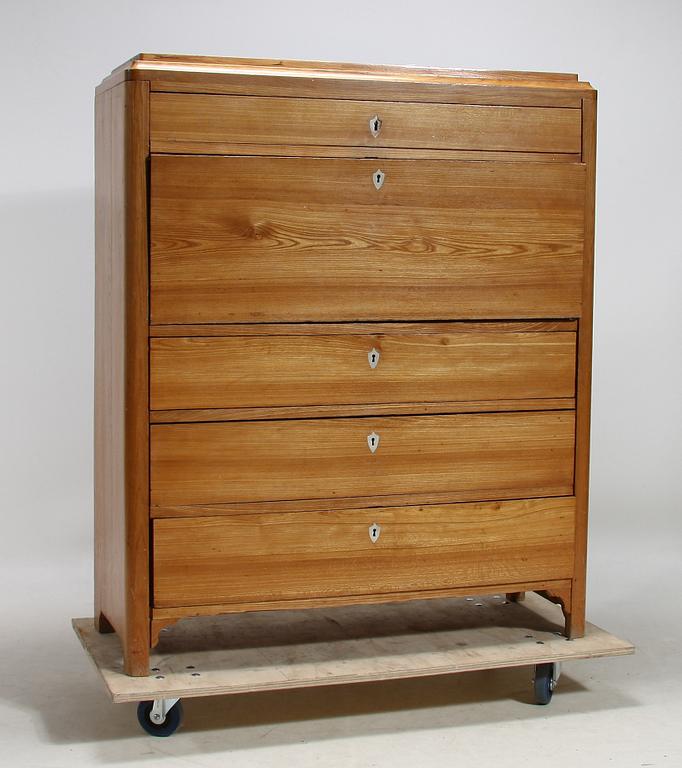 CHIFFONJE. Senempire 1800-talet mitt.