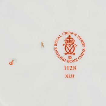 A set of two porcelain plates *Old Imari', Royal Crown Derby.