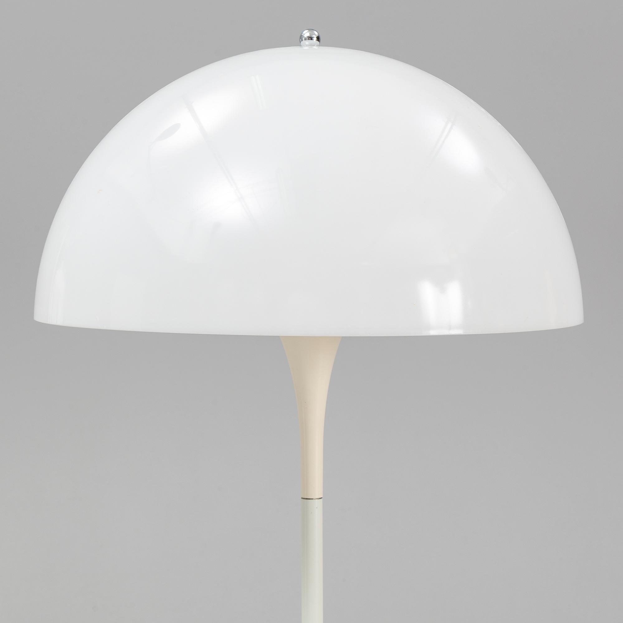 VERNER PANTON, golvlampa, "Pantella", Louis Poulsen, Danmark.