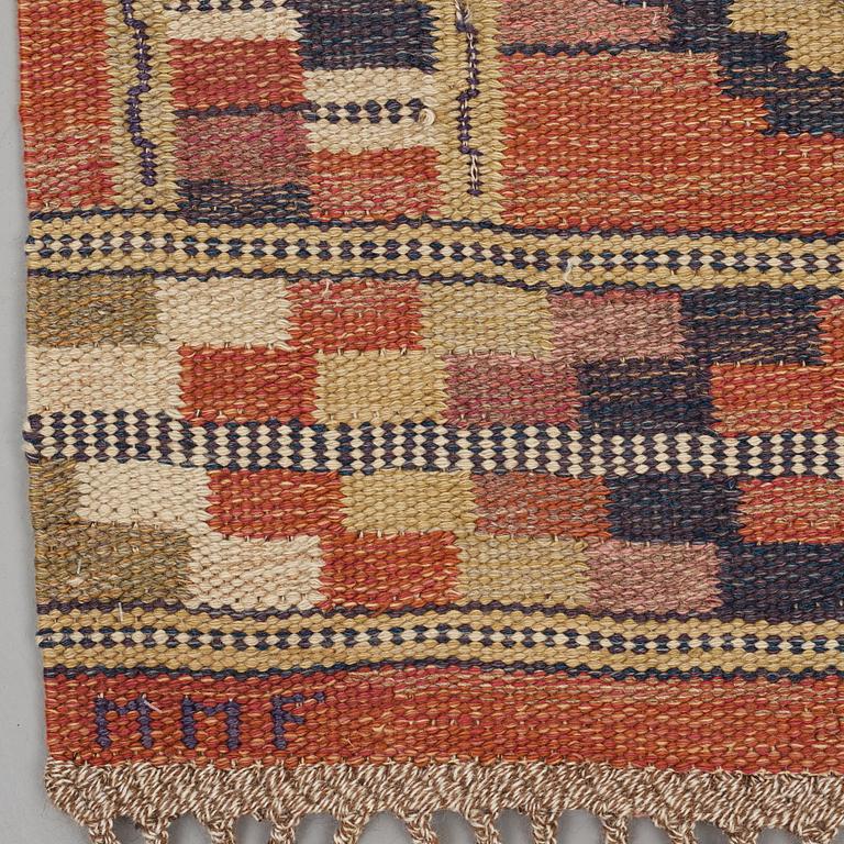 Märta Måås-Fjetterström, A carpet, "Röda Åttan", flat weave, ca 298,5-301 x 202-205,5 cm, signed MMF.