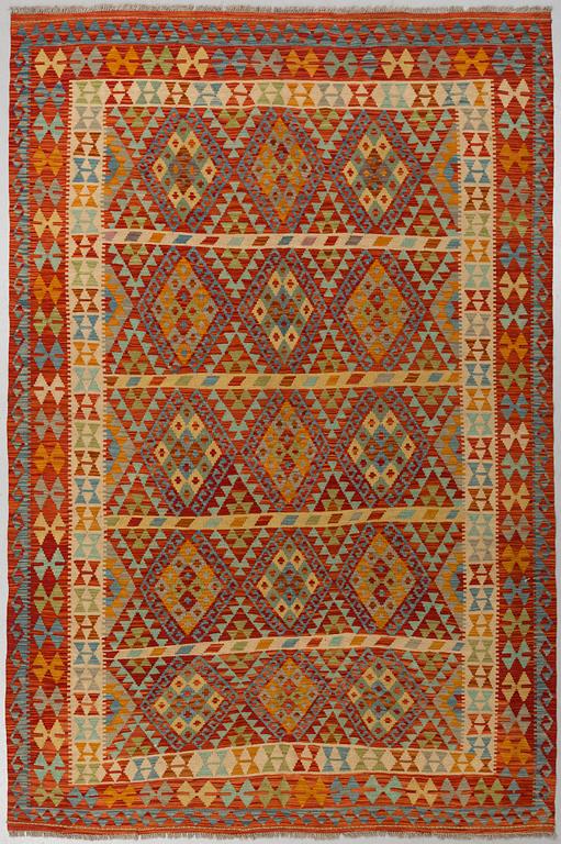 A CARPET, Kilim, ca 320 x 210 cm.