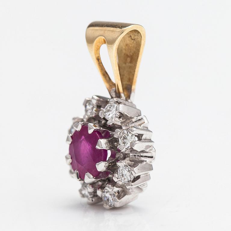 Hänge, 14K guld med diamanter tot. ca. 0.20 ct och rubin.