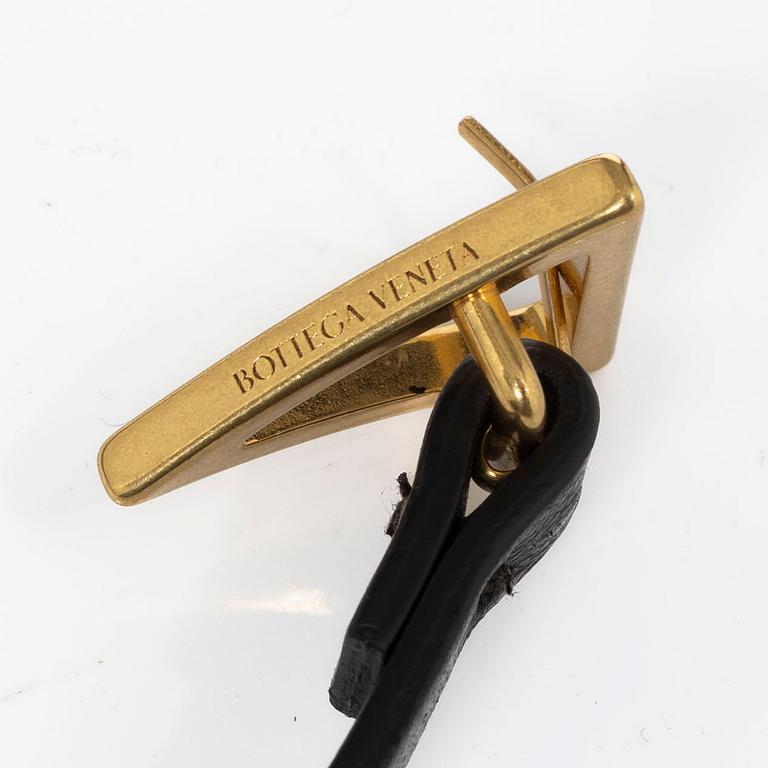 Bottega Veneta, skärp, "Triangle leather belt".