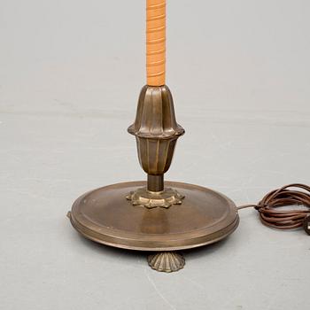 GOLVLAMPA, 1930-tal.