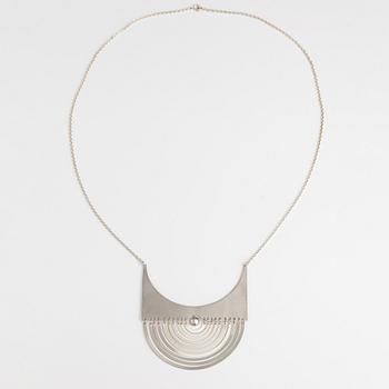 Tapio Wirkkala, Halsband "Puolikuu", sterlingsilver. Westerback, Helsingfors 1972.