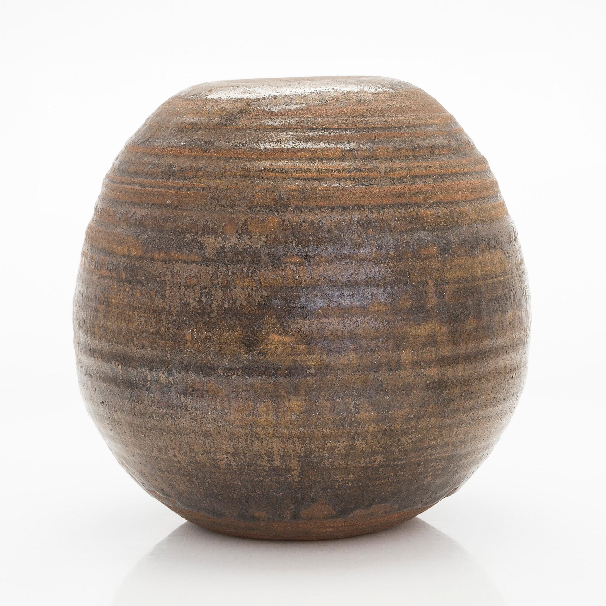 Maljakko, kivitavaraa,  Arabia, epäselvä signeeraus.