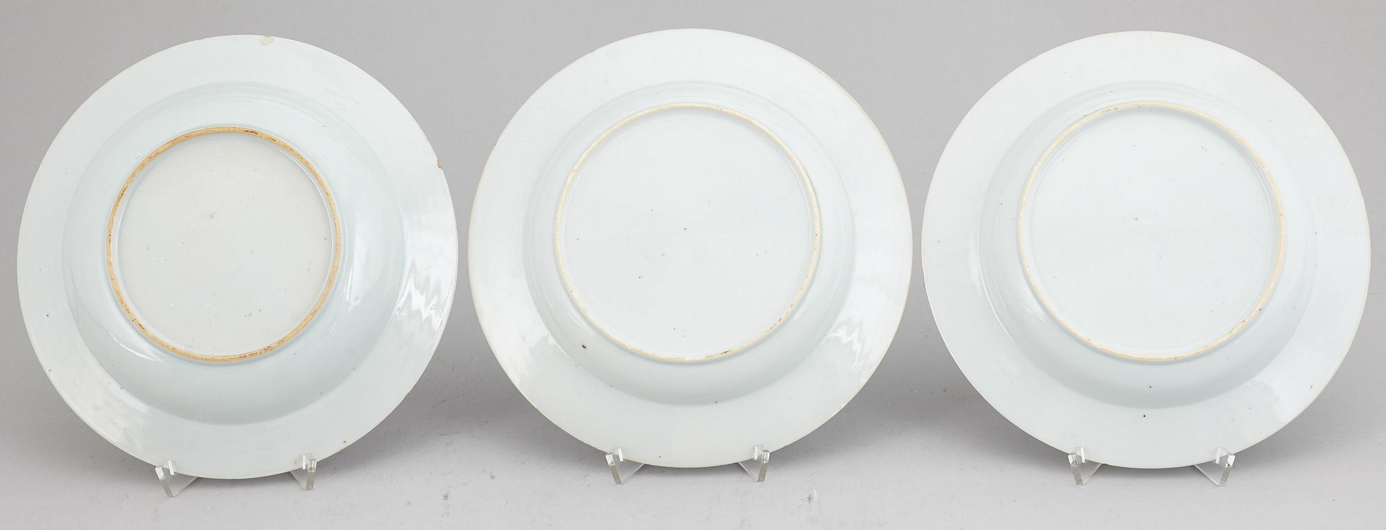 Five blue and white and imari dishes, Qing dynasty, Qianlong (1736-95).