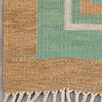 CARPET. Flat weave. 396 x 301 cm. Signed TPB (Textilatelier Polly Björkman).