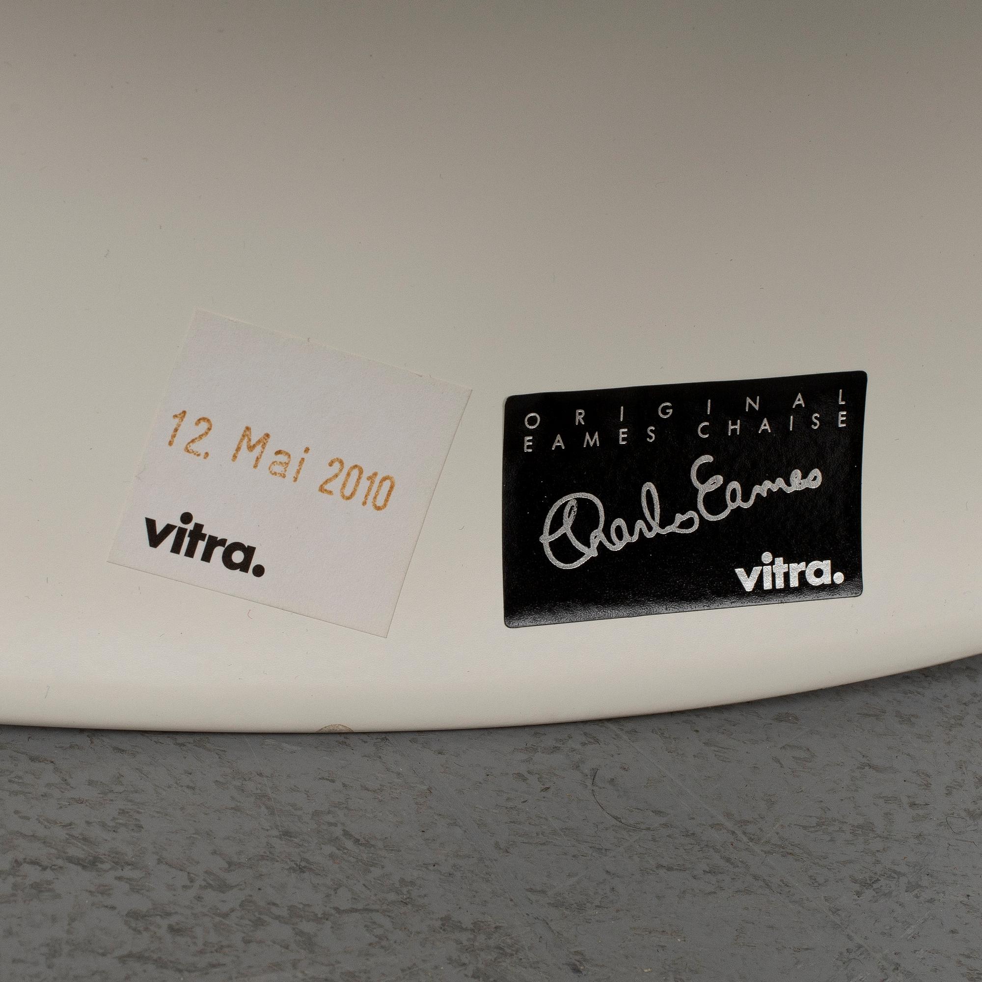 CHARLES AND RAY EAMES, , ”La Chaise”, Vitra.