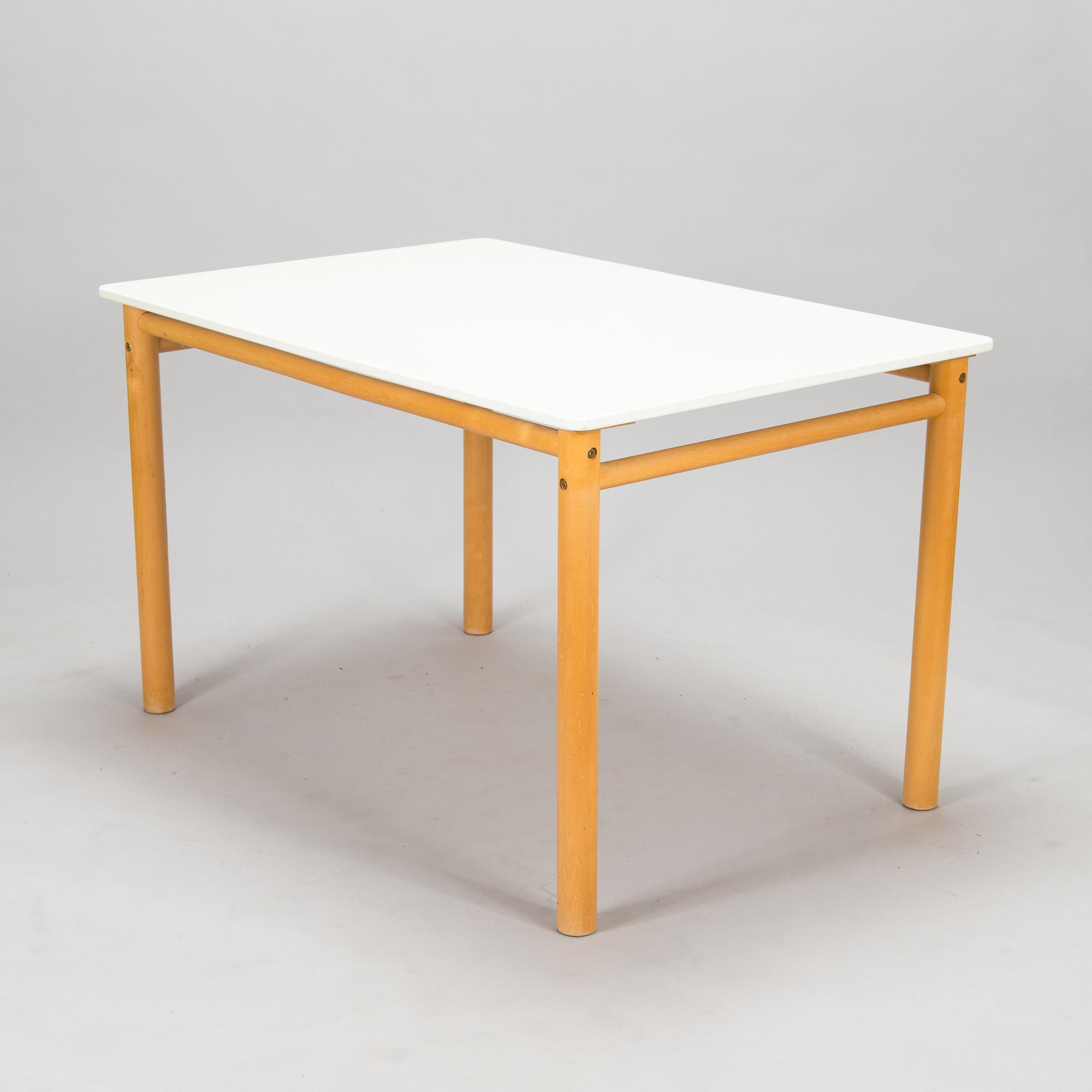 Yrjö Viherheimo & Rudi Merz, 5 stolar och bord, "Pinna", Korkeakoski Oy.